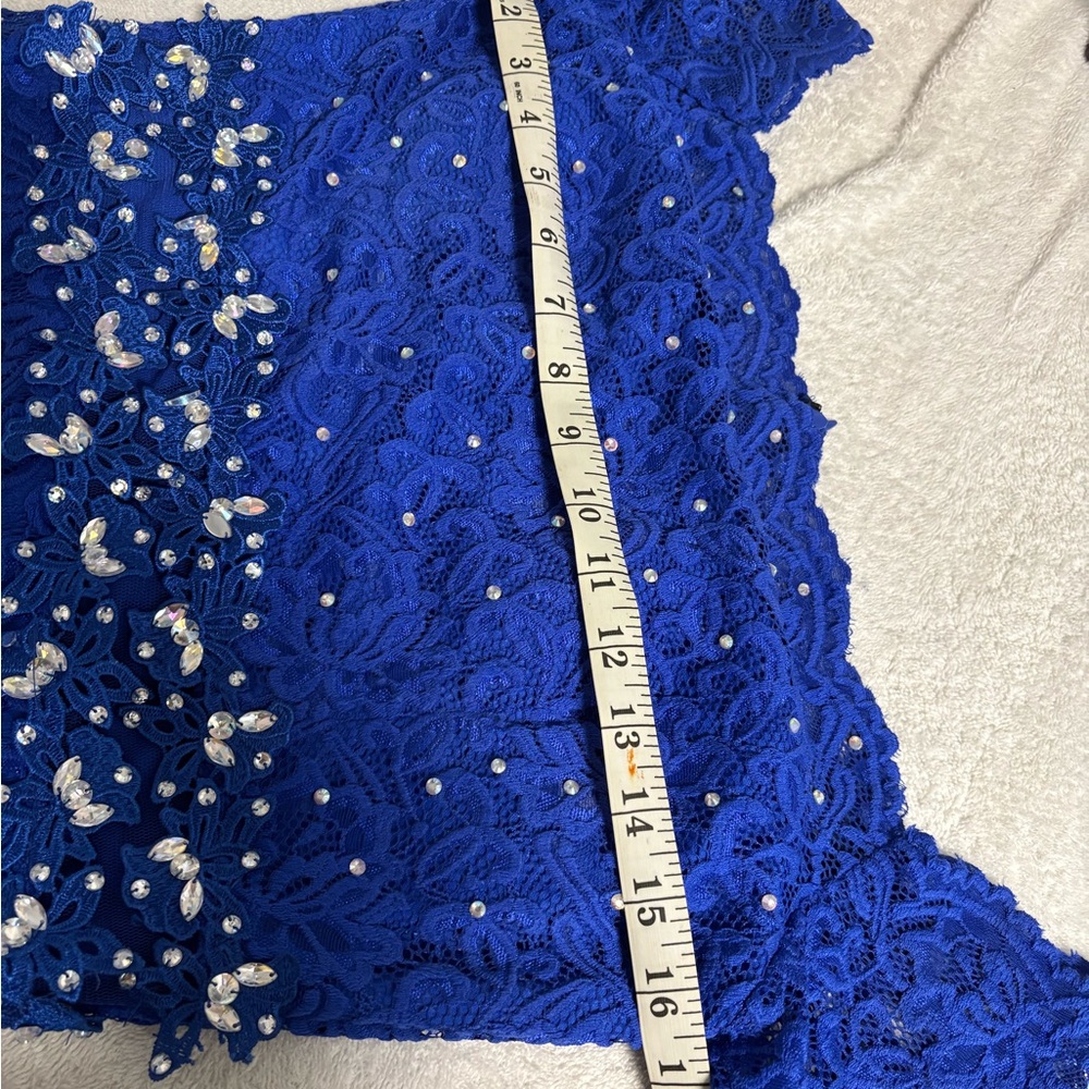 Elegant Blue Lace Dress - Picture 9 of 10